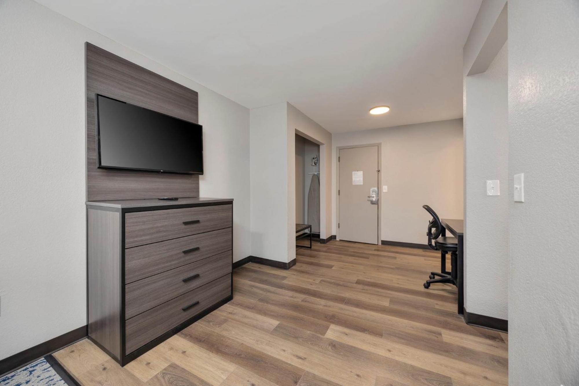 Homestay Suites Hotel